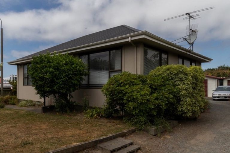Photo of property in 37 Halswell Road, Hillmorton, Christchurch, 8025