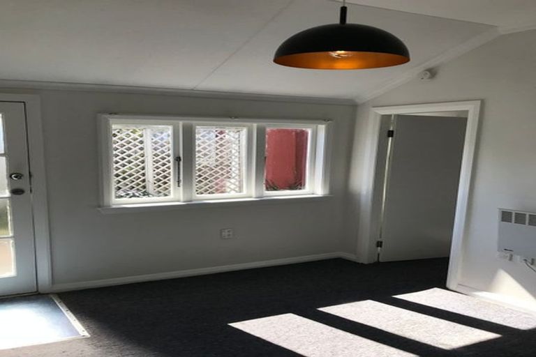 Photo of property in 16 Normanby Street, Newtown, Wellington, 6021