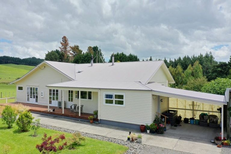 Photo of property in 709 Weber Road, Waitahora, Dannevirke, 4971