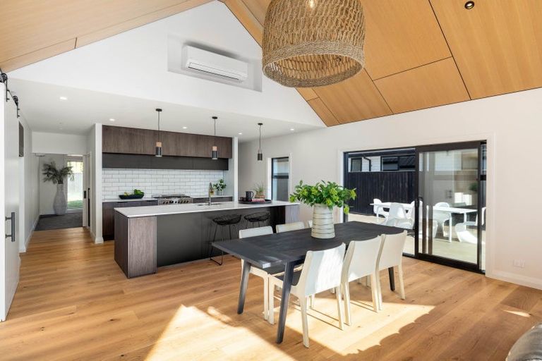 Photo of property in 7 Chatsworth Avenue, Rangiora, 7400