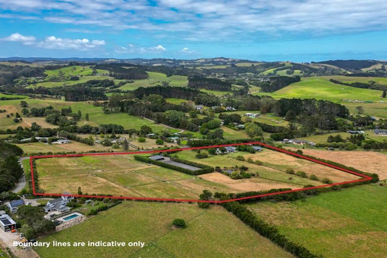 Photo of property in 33 Cable Road, Waimauku, 0881