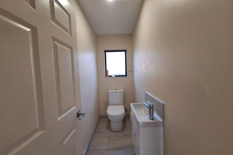 Photo of property in 58c Sunnyside Road, Sunnyvale, Auckland, 0612