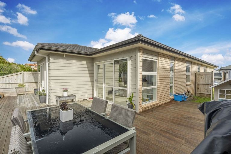 Photo of property in 87 Maylee Crescent, Gulf Harbour, Whangaparaoa, 0930