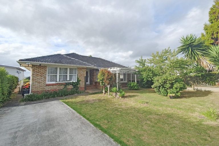 Photo of property in 35a Bradbury Road, Botany Downs, Auckland, 2010