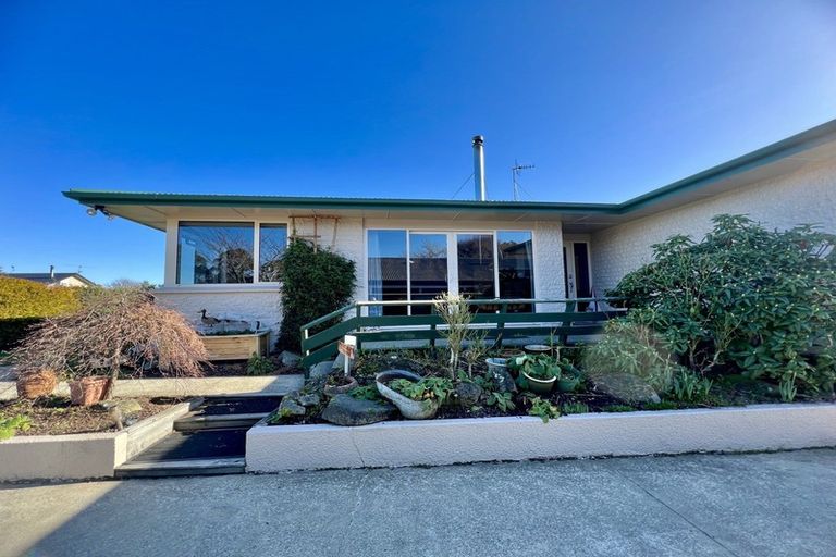Photo of property in 28 Pine Crescent, Hargest, Invercargill, 9810
