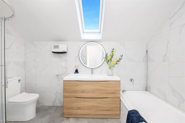 Photo of property in 21a Haven Crest, Somerville, Auckland, 2014