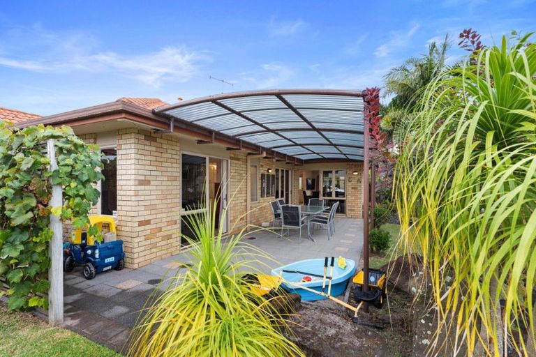 Photo of property in 3 Mcleod Place, Papamoa Beach, Papamoa, 3118