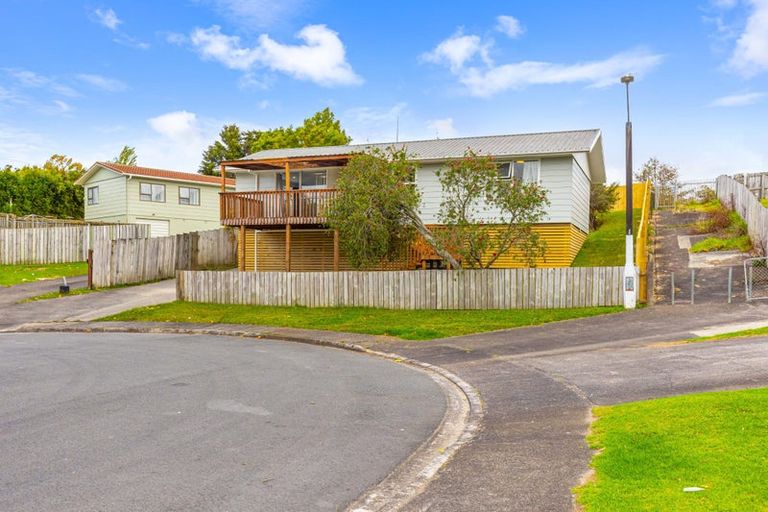 Photo of property in 20 Reinga Place, Massey, Auckland, 0614