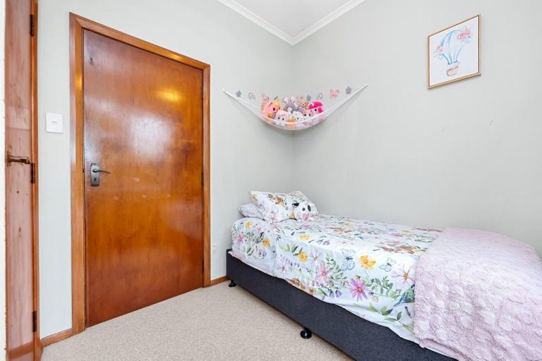 Photo of property in 1 Summit Road, Fairfield, Lower Hutt, 5011