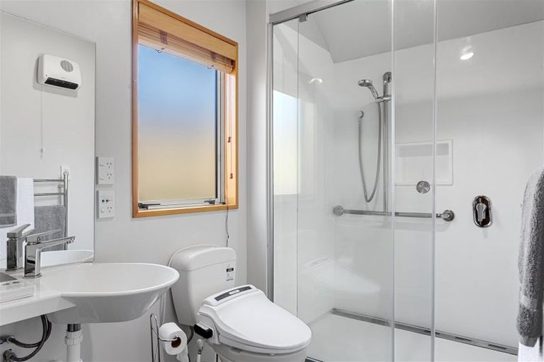 Photo of property in 87 Windermere Road, Papanui, Christchurch, 8053