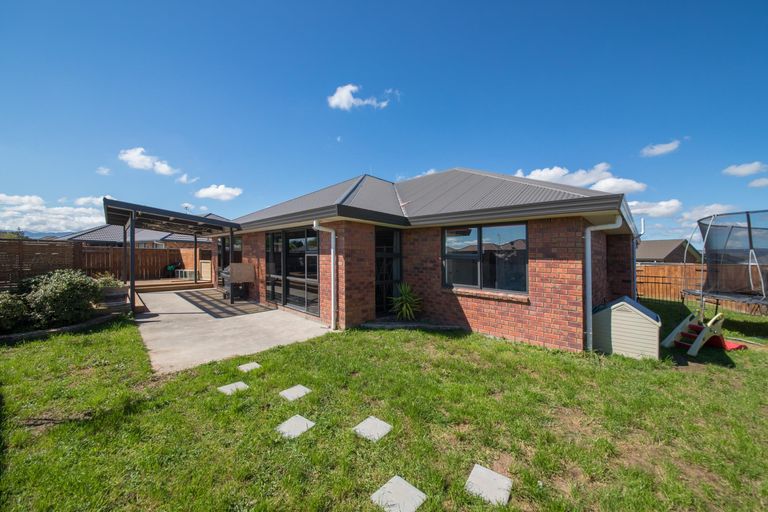 Photo of property in 7 Medallion Court, Kelvin Grove, Palmerston North, 4414
