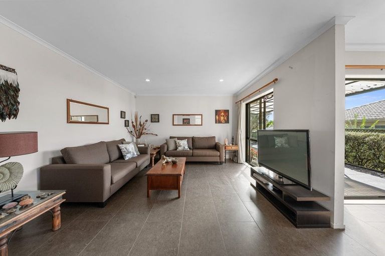 Photo of property in 33 Ruze Vida Drive, Massey, Auckland, 0614