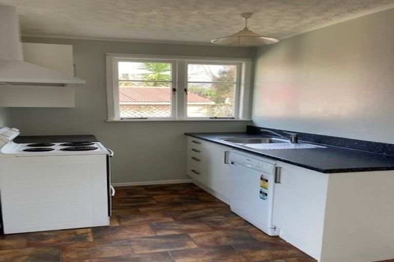 Photo of property in 18 Panair Crescent, Hillcrest, Hamilton, 3216