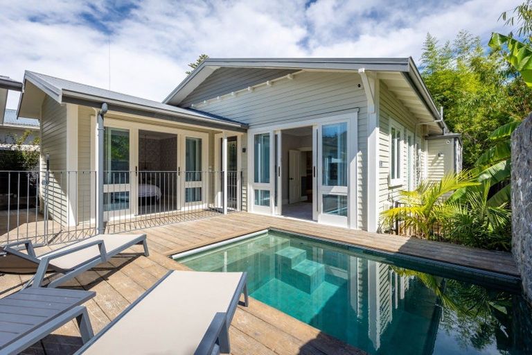 Photo of property in 96 Tasman Street, Nelson, 7010