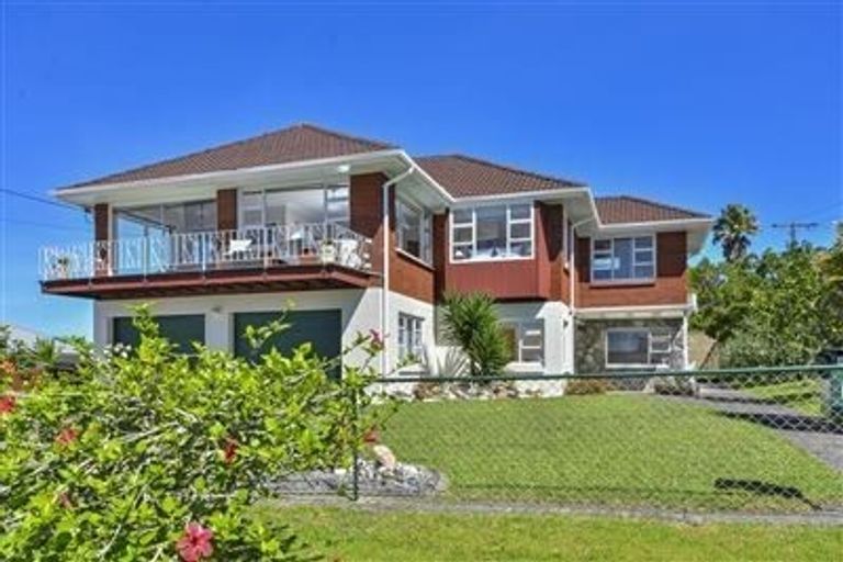Photo of property in 12 Quebec Road, Milford, Auckland, 0620