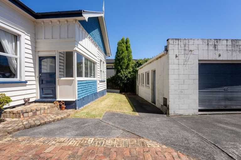 Photo of property in 72 Hinemoa Street, Birkenhead, Auckland, 0626