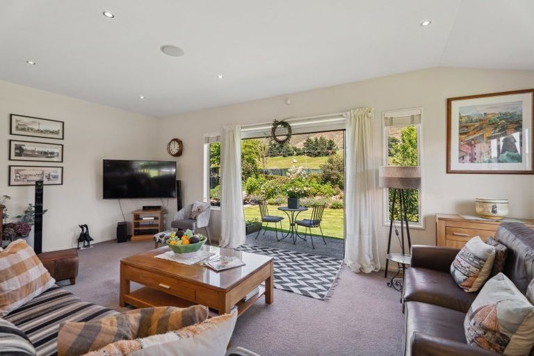 Photo of property in 50 Kelliher Drive, Wanaka, 9305