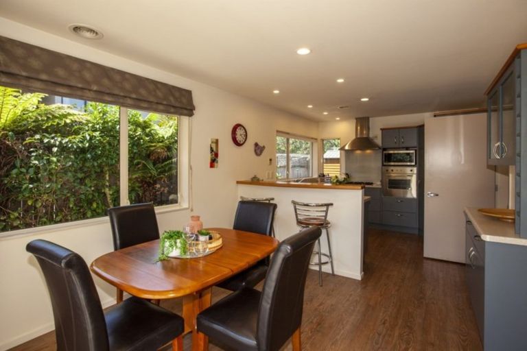 Photo of property in 4 Pukatea Close, Raumati Beach, Paraparaumu, 5032