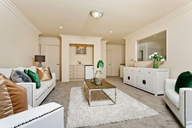 Photo of property in 9a Moore Street, Hillcrest, Auckland, 0627