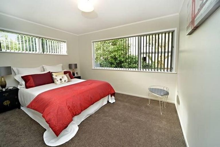 Photo of property in 10 Ranger Place, Wattle Downs, Auckland, 2103