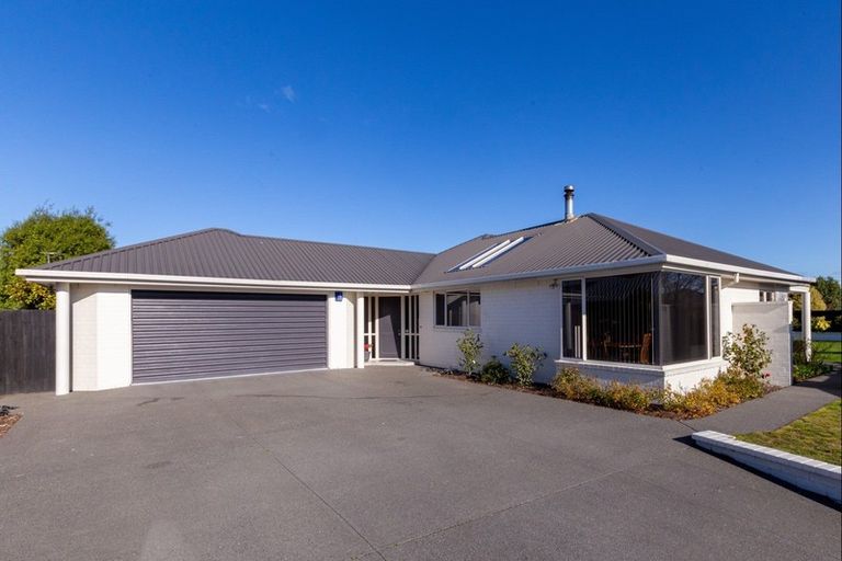 Photo of property in 2 Forest Drive, Parklands, Christchurch, 8083