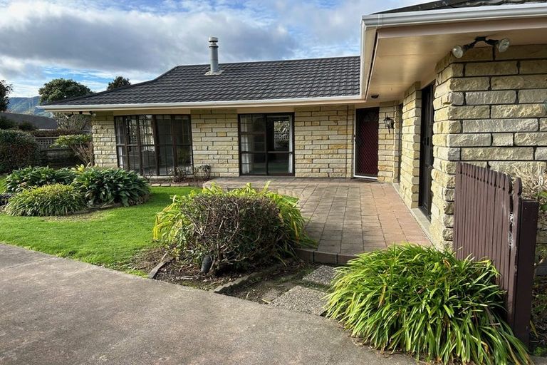 Photo of property in 14 Charnwood Grove, Waikanae, 5036