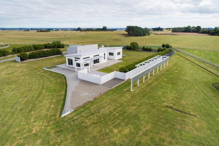Photo of property in 637 Mount Stewart Halcombe Road, Halcombe, Feilding, 4779