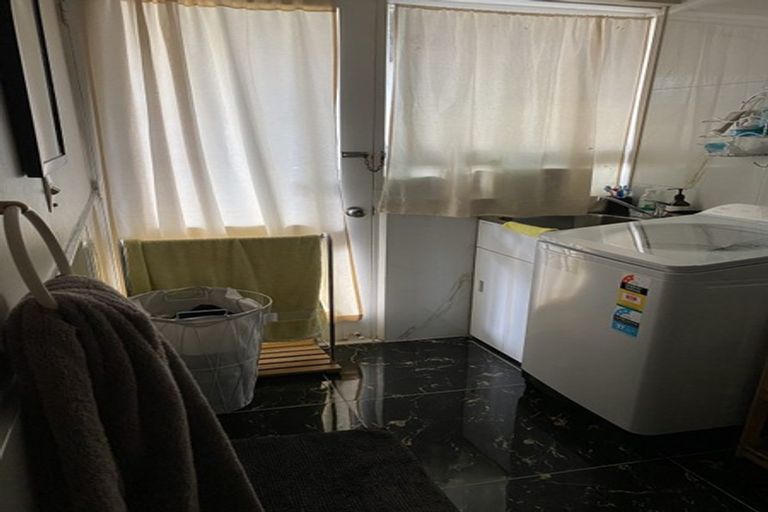 Photo of property in 20 Grenada Avenue, Forrest Hill, Auckland, 0620