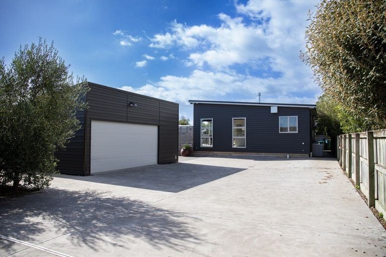 Photo of property in 15a Esther Street, Martinborough, 5711