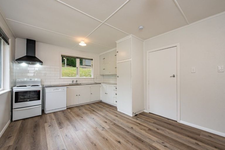 Photo of property in 80 Dowse Drive, Maungaraki, Lower Hutt, 5010