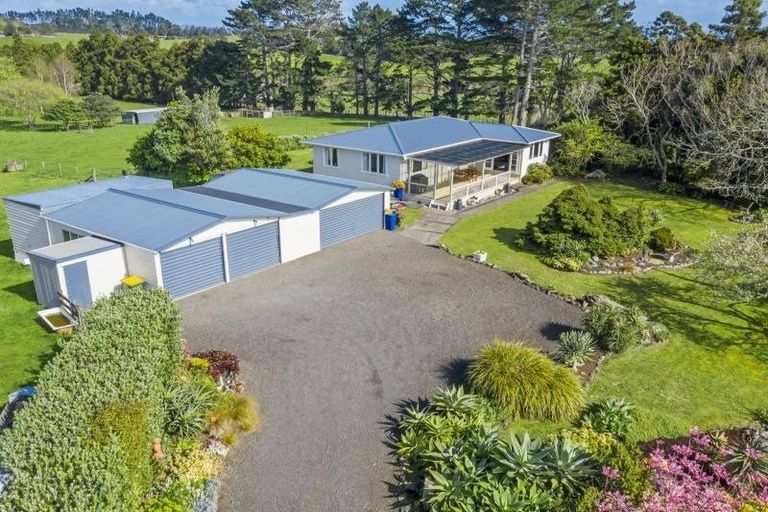 Photo of property in 77 Conroy Road, Glenbrook, Waiuku, 2681