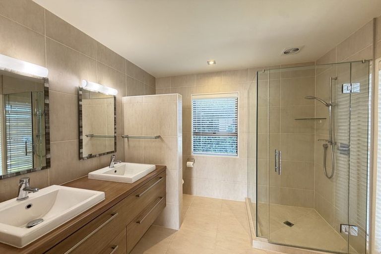 Photo of property in 24 Clovelly Road, Bucklands Beach, Auckland, 2012