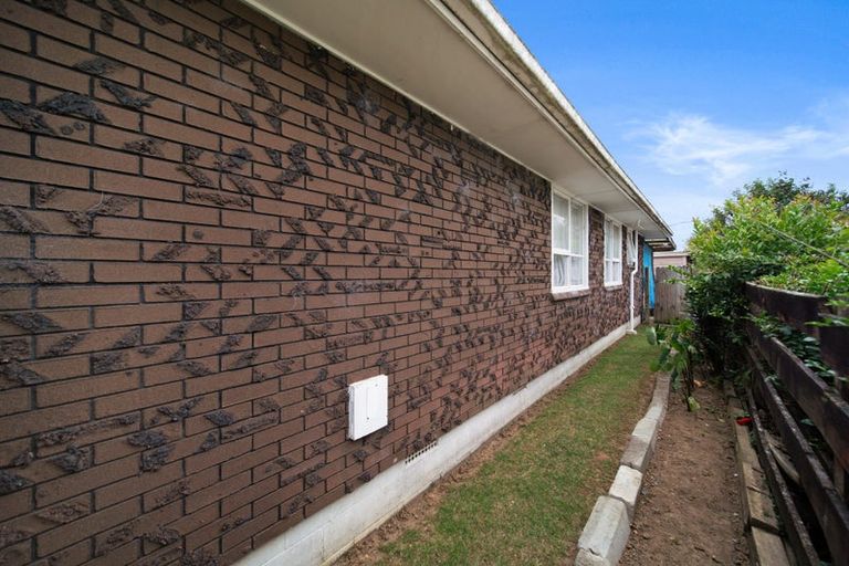 Photo of property in 22 Woburn Street, Mangere East, Auckland, 2024