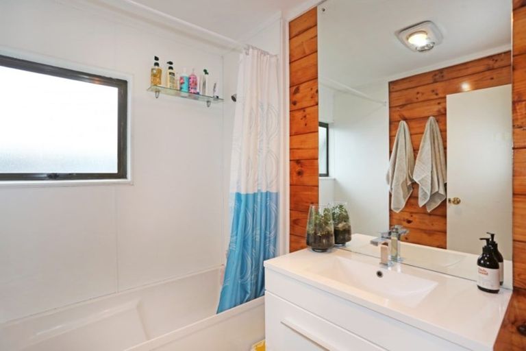 Photo of property in 2/134 Clevedon Road, Papakura, 2110