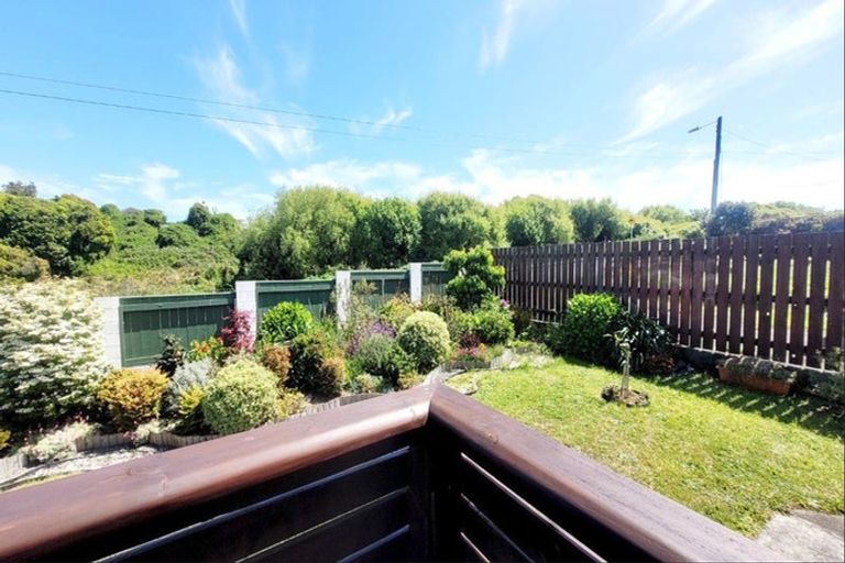Photo of property in 61 Morere Street, Titahi Bay, Porirua, 5022