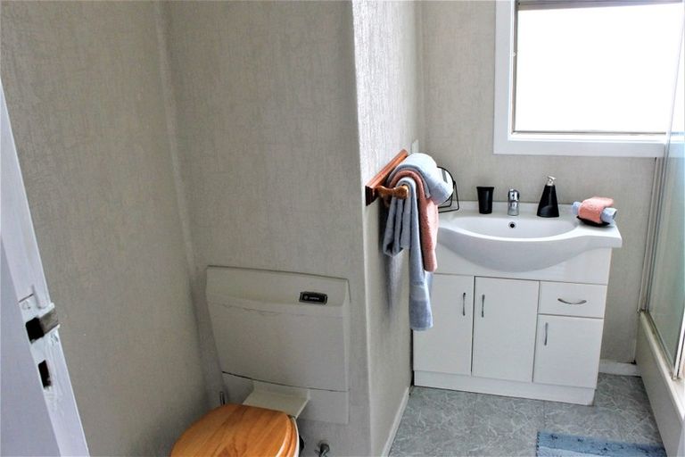 Photo of property in 2 Robertson Street, Richmond, Invercargill, 9810