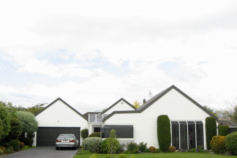 Photo of property in 70 Regency Crescent, Redwood, Christchurch, 8051