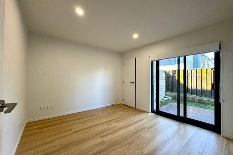 Photo of property in 523f Pakuranga Road, Howick, Auckland, 2010