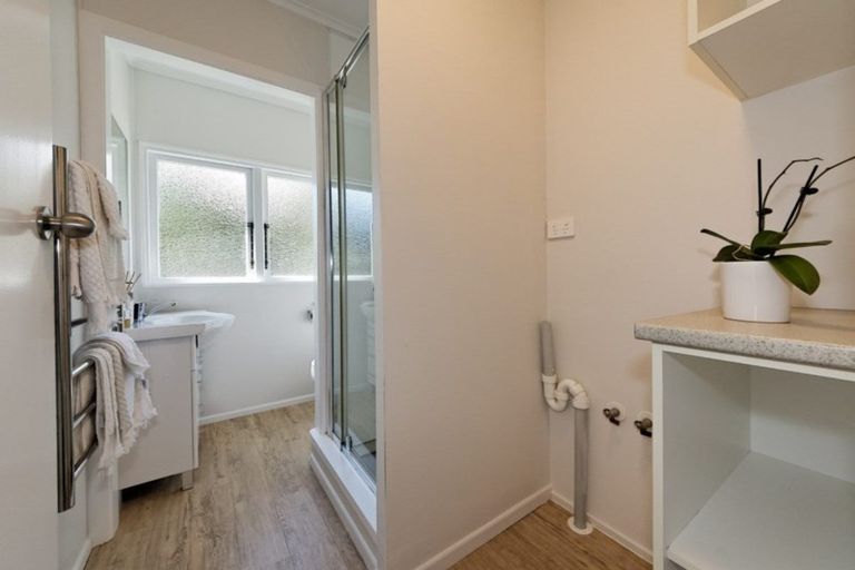 Photo of property in 1/93 Hobsonville Road, West Harbour, Auckland, 0618