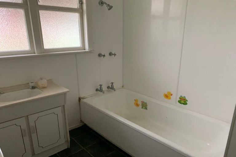 Photo of property in 582-588 Napier Road, Whakarongo, Palmerston North, 4470