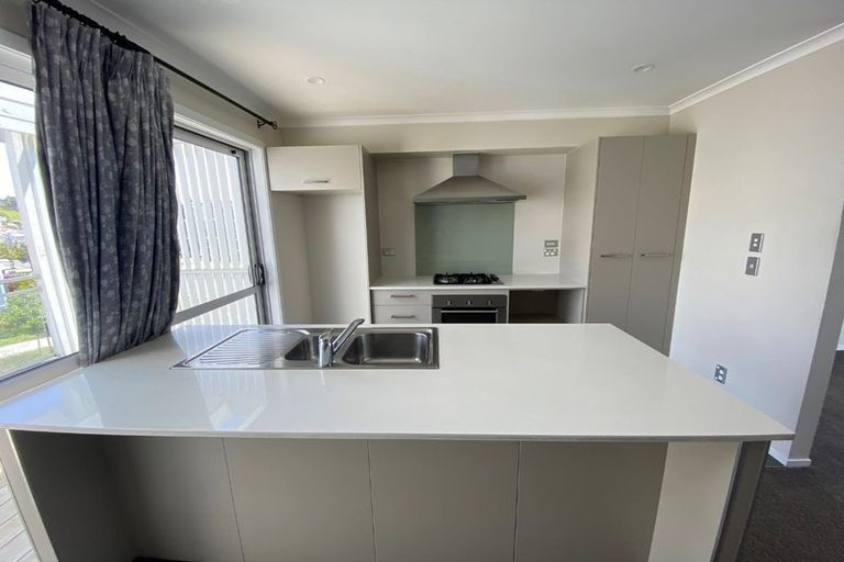 Photo of property in 9 Panakenake Way, Flat Bush, Auckland, 2019