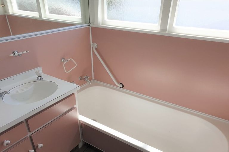 Photo of property in 12 Mchardy Street, Havelock North, 4130