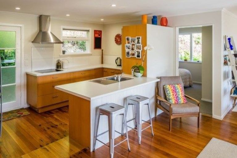 Photo of property in 26 Kiriwai Road, Paremata, Porirua, 5024