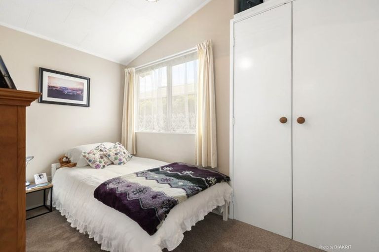 Photo of property in 6 Kekerenga Street, Strathmore Park, Wellington, 6022