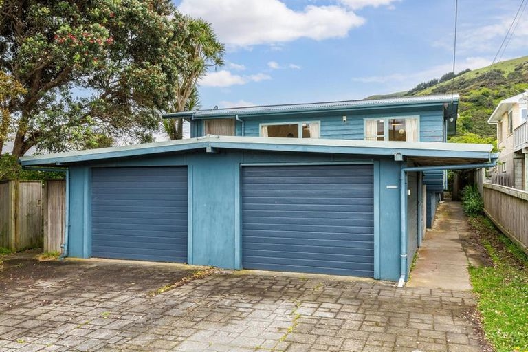 Photo of property in 9 Toenga Road, Pukerua Bay, 5026