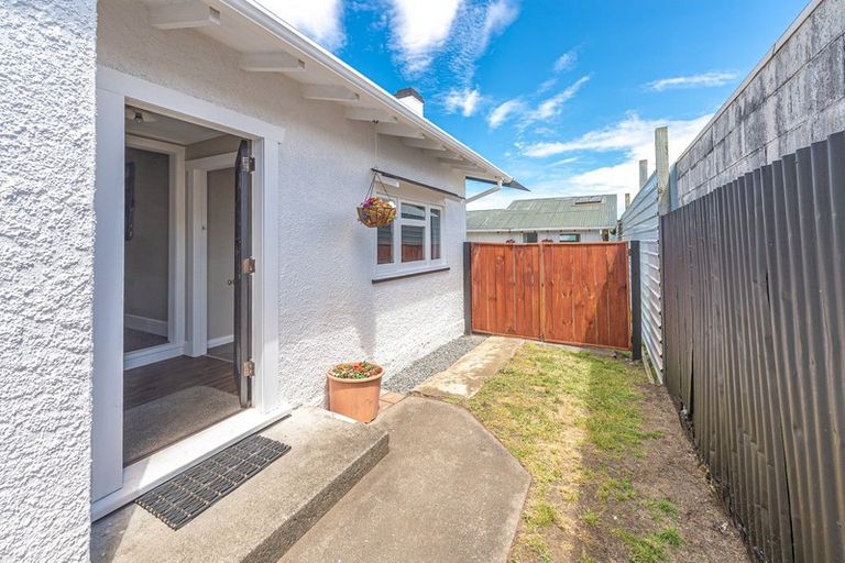 Photo of property in 6 Central Avenue, Gonville, Whanganui, 4501