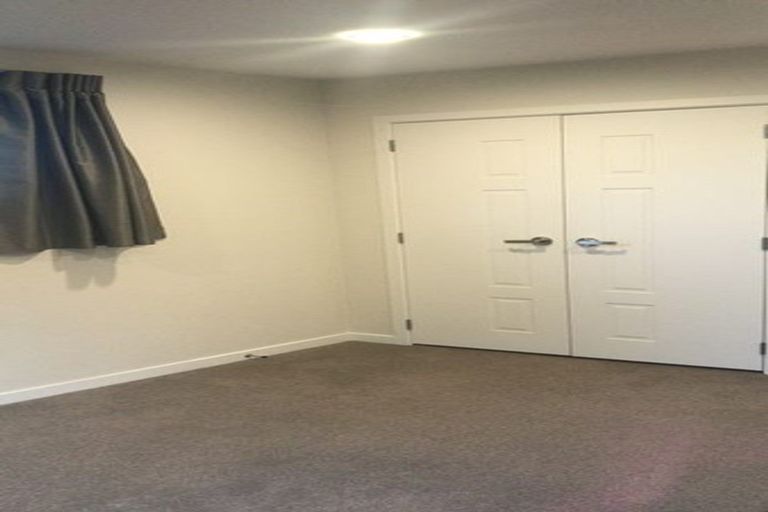 Photo of property in 70 Headland Drive, Long Bay, Auckland, 0630