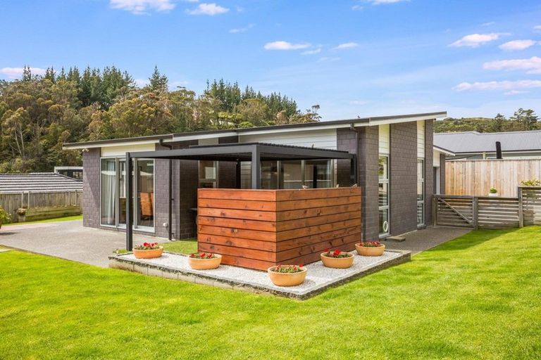 Photo of property in 48 Banks Boulevard, Whitby, Porirua, 5024