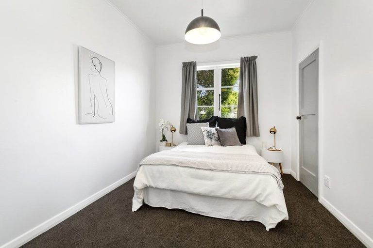 Photo of property in 96b Waiwhetu Road, Waterloo, Lower Hutt, 5011