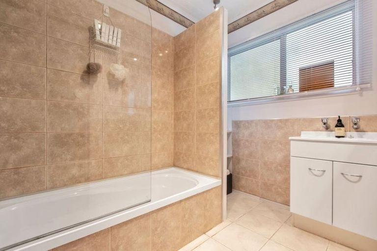 Photo of property in 2/195 Metcalfe Road, Ranui, Auckland, 0612